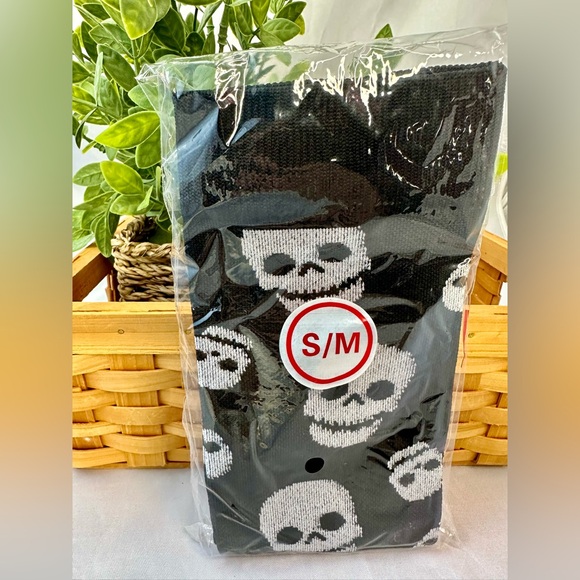 Compression Knee High Skull Pattern Socks - Picture 5 of 7